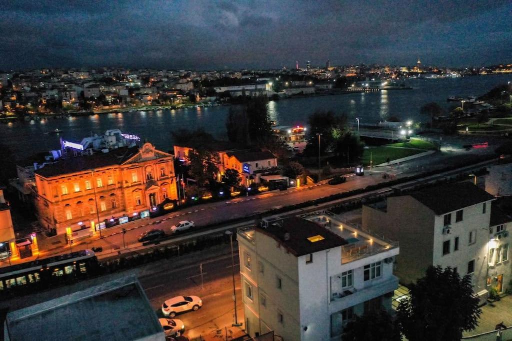Waterfront Apartment By The Tram - Terrace With Dome & Golden Horn View In Fatih Isztambul Kültér fotó